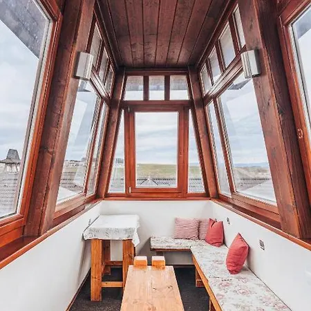 Katry With Mountain View & Balcony Daire Vel'ka Lomnica